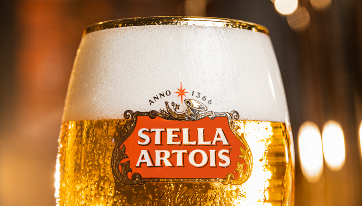 Stella Artois lancia la versione digitale del Draught Masters 2021: Una sfida a colpi di spillatura per i professionisti della ristorazione